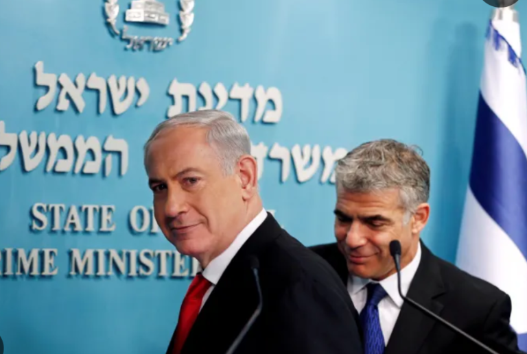 Older picture of Netanyahu and Yair Lapid